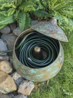 Acorn Hose Pot -Garden Pro Shop 3 4 crop 8613361 01V