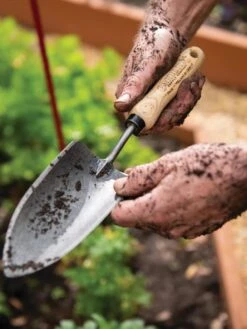 Gardener's Lifetime Trowel -Garden Pro Shop 8586972 3242 tif