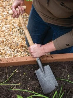Gardener’s Lifetime Perennial Spade With Short T-Handle -Garden Pro Shop 8600310 3318 tif